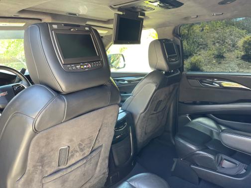 Photo 4 of 5 of 2015 Cadillac Escalade ESV Platinum